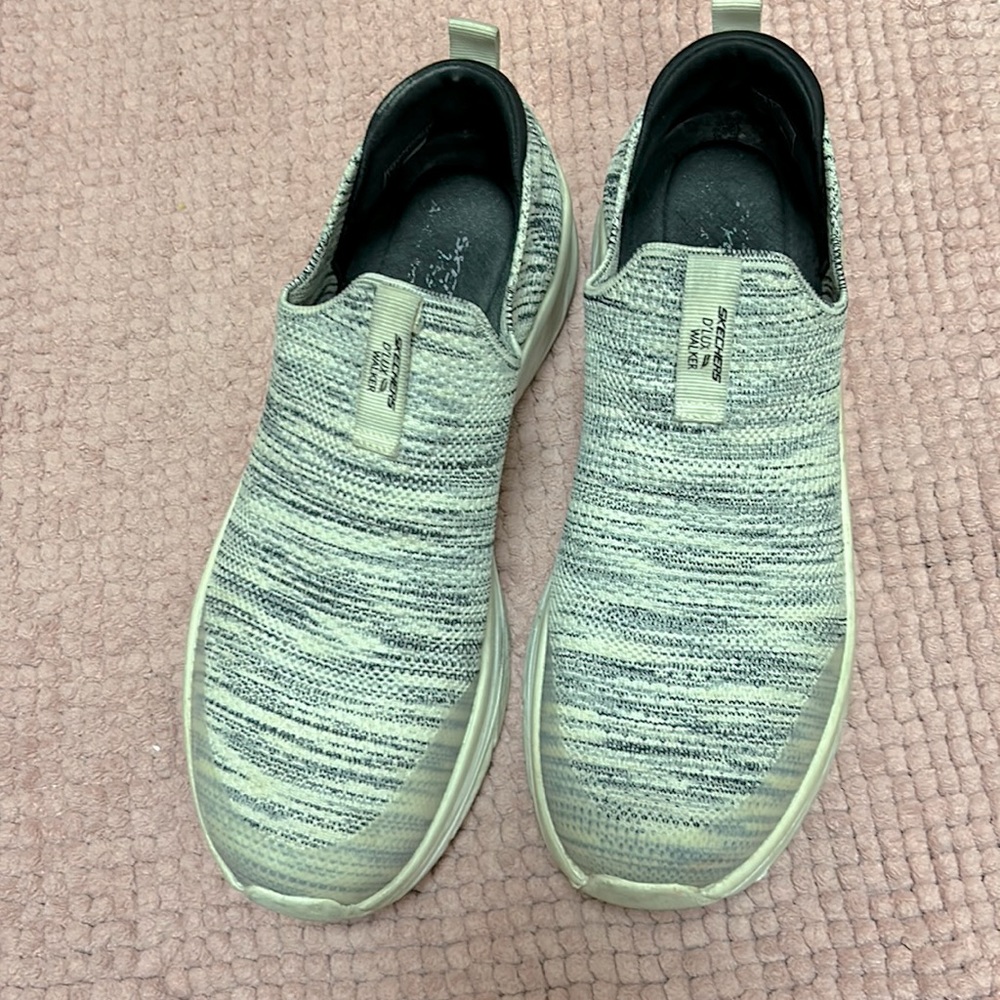 Schechers size 11 women slip on shoe